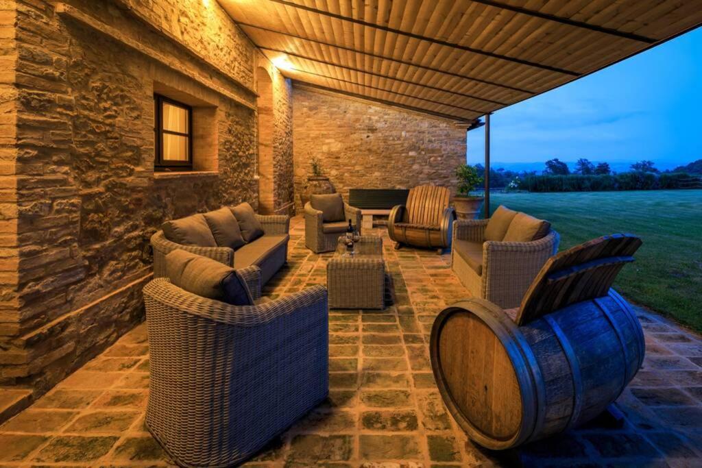 Podere Maiano - Private pool villa with spa Buonconvento Esterno foto